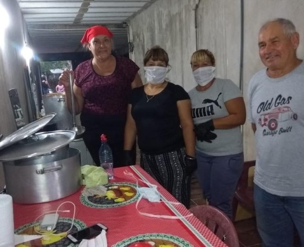 Un comedor de Villa Elvira pide donaciones y preocupa la situación de los abuelos