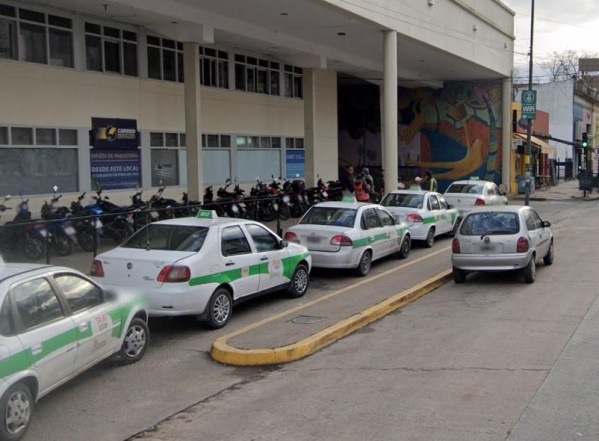 Bronca de taxistas en La Plata: ENERGAS no les permite renovar las obleas para usar GNC