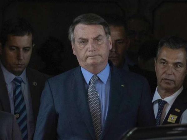 Golpe blanco contra Bolsonaro, los militares lo corren del Gobierno