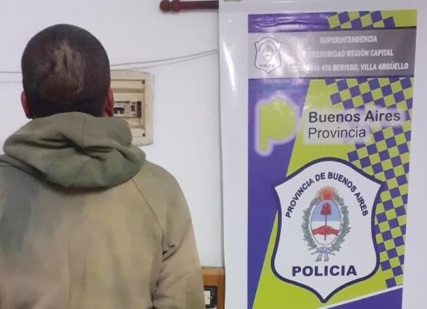 Cuarentena: en Berisso armaron una fogata en la calle y un vecino pasó algunas horas detenido