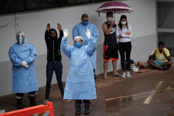 Brasil registró 99 decesos en 24 horas y superó los 1200 fallecidos por coronavirus