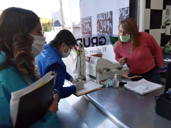 Tras los controles del Municipio, establecen rebajas de hasta el 45% en productos esenciales