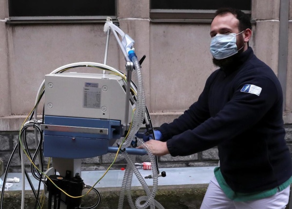 Coronavirus: El Gobierno confirmó que habrá suficientes respiradores cuando llegue el pico de casos