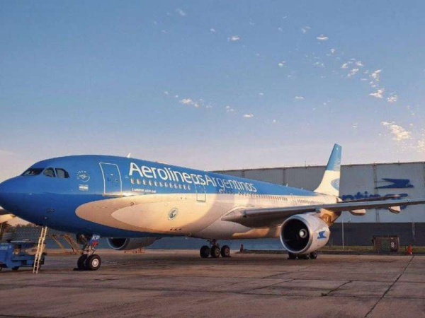 Repatriaron un cad&aacute;ver en uno de los vuelos especiales, pero la familia ocult&oacute; que hab&iacute;a muerto por coronavirus