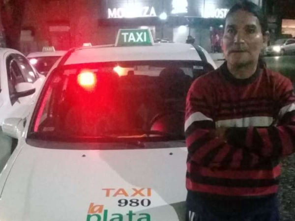 Taxistas platenses en crisis: &quot;Me estoy muriendo de hambre&quot;