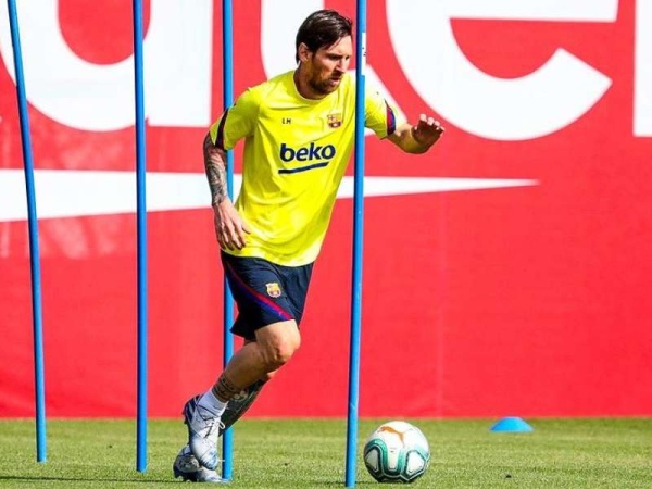 Messi completó su primera práctica en el Barcelona tras la cuarentena