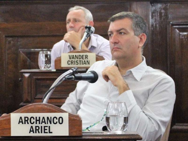 Ariel Archanco: &quot;Reclamamos el aumento de frecuencias en los colectivos de La Plata&quot;