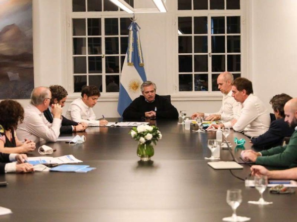 Fernández analiza en Olivos con el Comité de Expertos la próxima fase de cuarentena