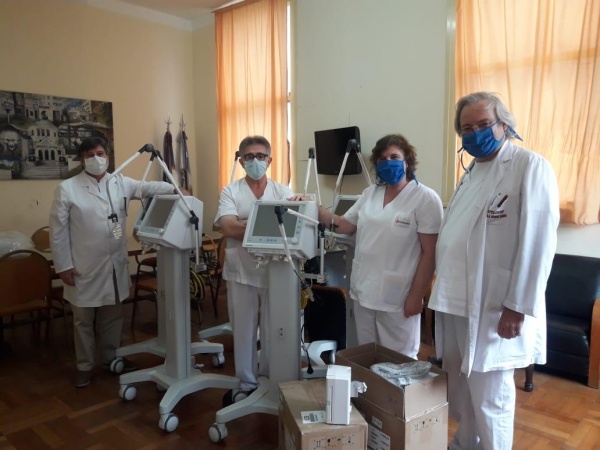 El ministerio de Salud bonaerense entregó respiradores para hospitales de La Plata y la región 