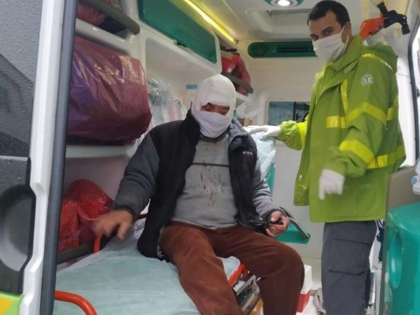 Un joven esquizofrénico atacó a su padre y terminó detenido en un barrio platense