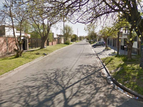 Jubilados de Villa Elvira reclaman la falta de desinfección en su zona