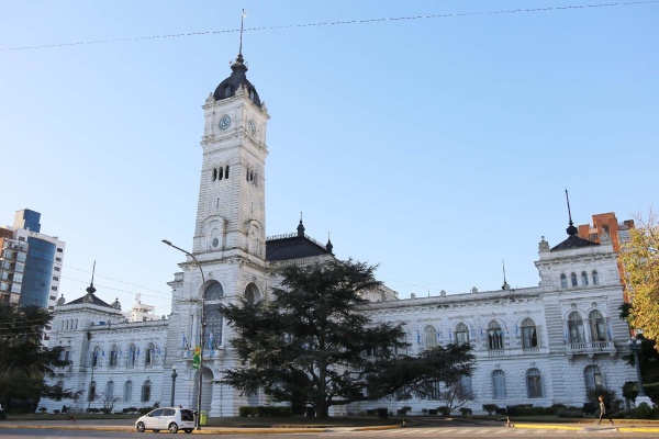 ¿Magia? El municipio platense recaudó más de lo previsto en el 2019 a pesar de la recesión