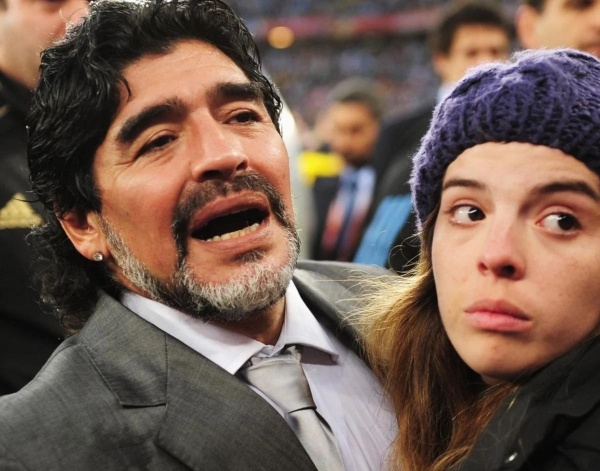 Dalma Maradona se cansó y atacó al entorno de su papá
