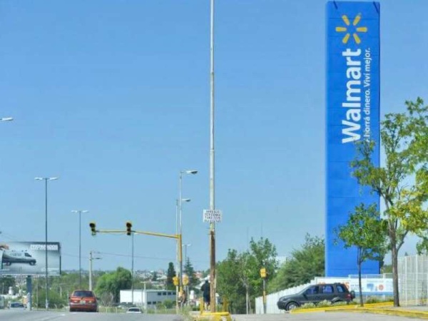 Cierran Walmart La Plata por caso positivo de coronavirus: es un repositor externo