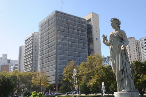 En la Torre 1 y 2 de La Plata paran los trabajadores de limpieza y denuncian a la empresa DISTRIBON SRL