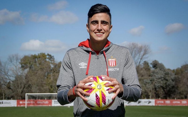 Estudiantes se deshizo llamativamente de una de sus promesas