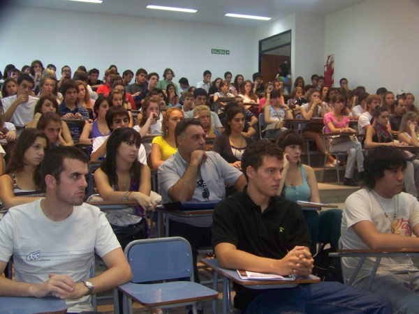 Así será el protocolo en las Facultades de La Plata cuando regresen las clases presenciales