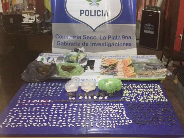 Tras un allanamiento detuvieron a un narco que proveía droga a la zona roja en La Plata 