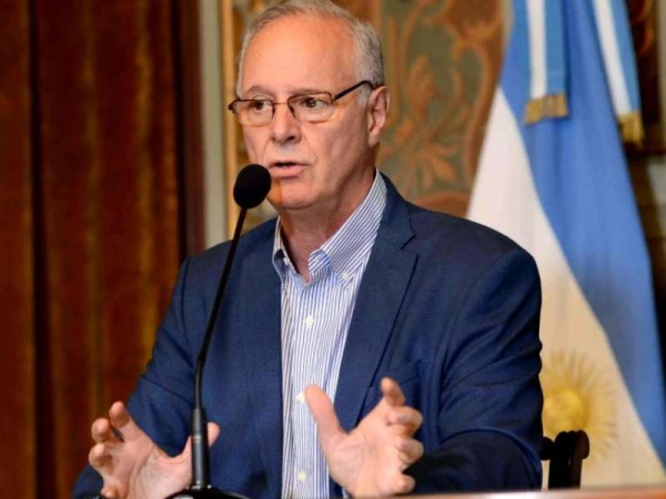 Daniel Gollán anunció que se probará más de una vacuna contra el coronavirus en nuestro país