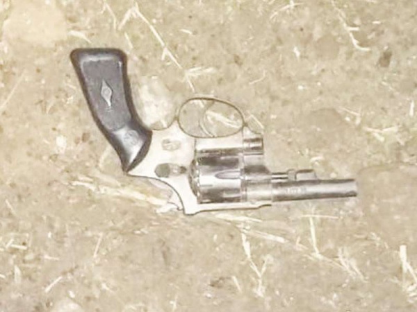 Se accident&oacute; con la moto en Villa Elisa y qued&oacute; detenido por llevar en la cintura un rev&oacute;lver cargado