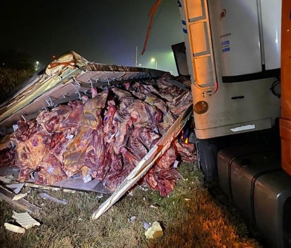 Volcaron 17.000 kilos de carne en La Plata y cerraron el ingreso a la Autopista por Villa Elisa