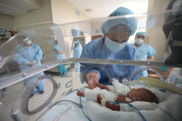Otros 2 bebés contrajeron Coronavirus en La Plata