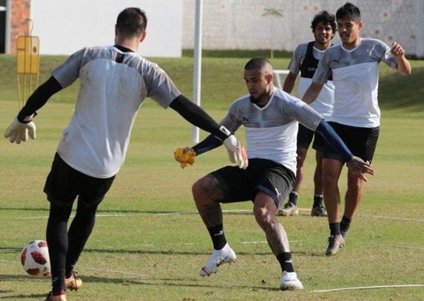 Víctor Ayala se entrena en el predio de la selección de Paraguay 