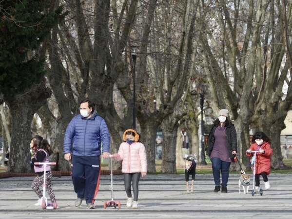 En La Plata están prohibidas las &quot;Salidas Saludables&quot; pero la gente salió y el Municipio envió inspectores