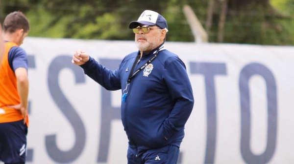 Maradona se convertirá en socio pleno de Gimnasia