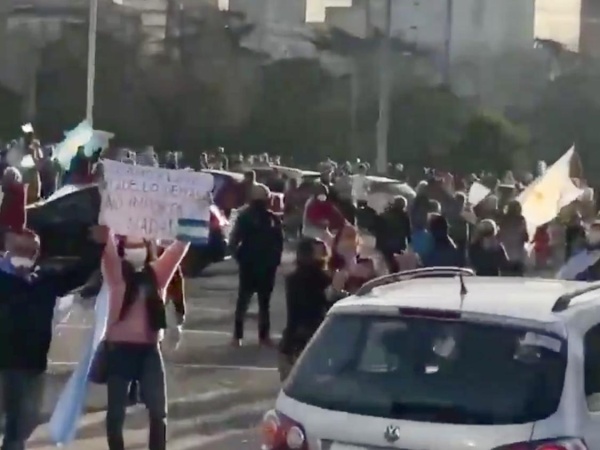 Protesta en Plaza Moreno por la Reforma Judicial