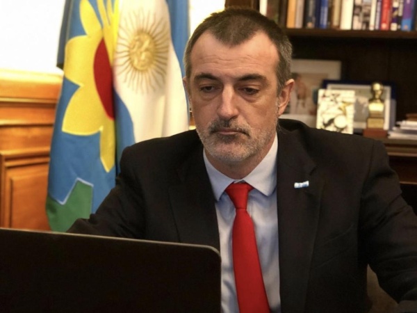 El senador Esteban Bullrich sugirió bajarle el sueldo a todos los empleados públicos 