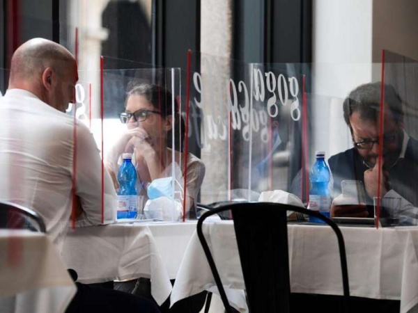 En septiembre vuelven a abrir los restaurantes en La Plata, que tengan patio descubierto o mesas afuera