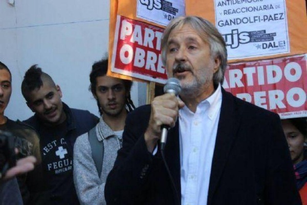 Arde Arquitectura de la UNLP y acorralan al decano por no respetar el cronograma de exámenes