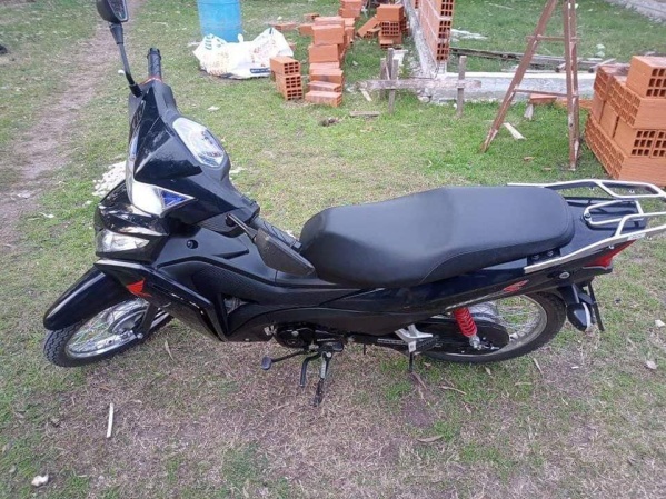 Joven de Los Hornos ofrece $8.000 de recompensa por su moto: &quot;Estoy desesperado&quot;