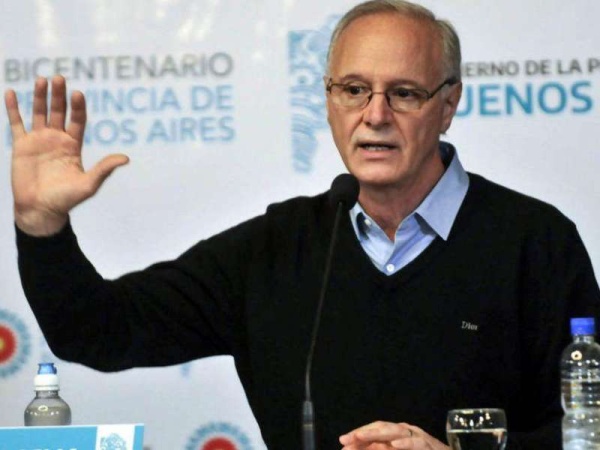 Gollan dijo que &quot;con la cuarentena evitamos que la gente no pueda ser atendida y muera en su casa&quot;