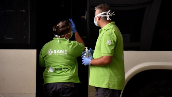 Aprender a convivir con el virus y la muerte en La Plata: la mitad de los fallecidos por COVID-19 fueron en agosto 