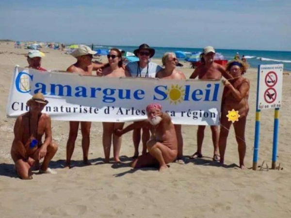 Por un aumento de contagios, en las playas nudistas de Francia se deberá utilizar barbijos