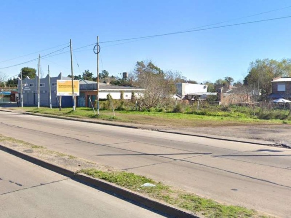 En La Plata denuncian que desde hace 2 años ABSA permite que se les inunde las calles