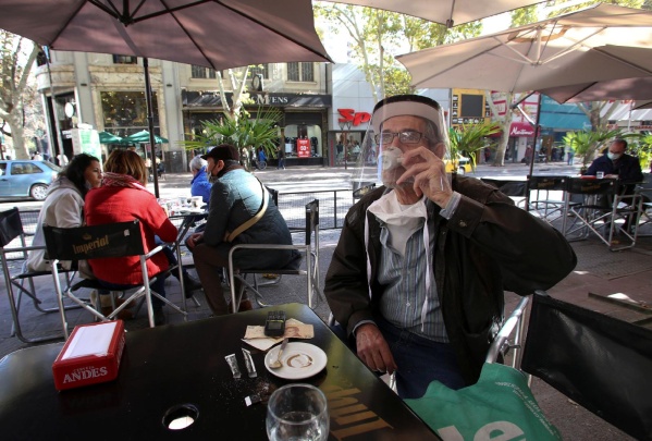 Un municipio del AMBA podrá abrir restaurantes y bares este viernes con mesas al aire libre