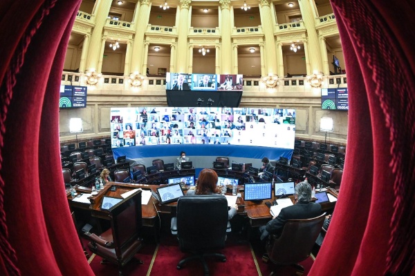 El Senado aprobó la reforma judicial y denunciaron amenazas contra Cristina Kirchner