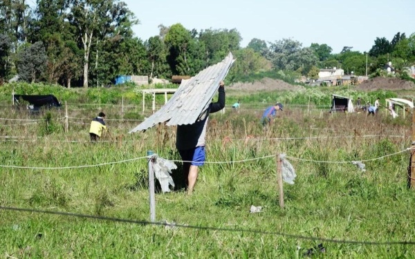 Sorprendieron a cinco usurpadores platenses y les secuestraron una camioneta, una carpa y herramientas