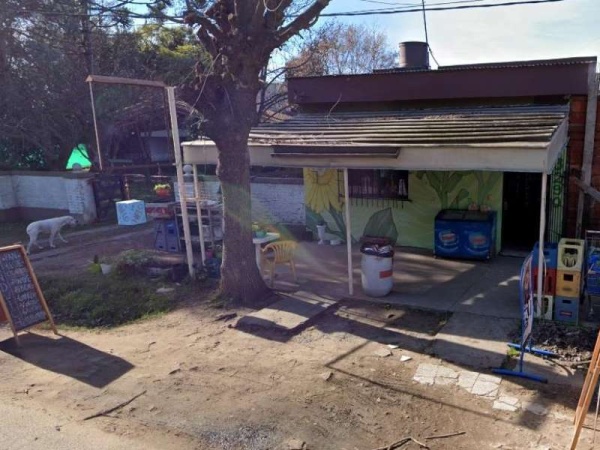 Ni las rejas detienen a los ladrones en City Bell: robaron y destrozaron un almacén