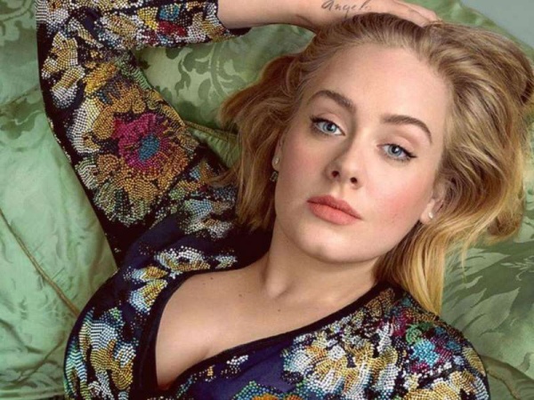 Adele compartió una foto bomba en bikini y enamoró a sus seguidores