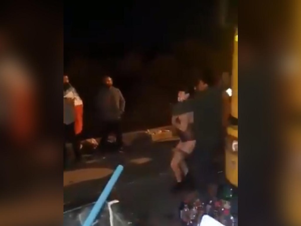 Escándalo en Chile: el video de los choferes de fiesta con alcohol y mujeres en pleno paro camionero