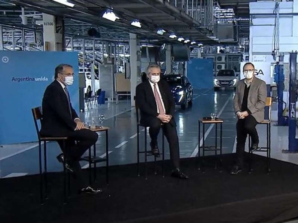 Fernández dijo que &quot;la Argentina se está poniendo de pie, vamos a superar la pandemia y el pasado&quot;