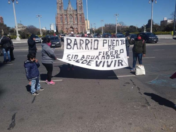 Vecinos de Altos de San Lorenzo reclaman que el municipio nos los quiere atender: &quot;No les interesan los pobres&quot;