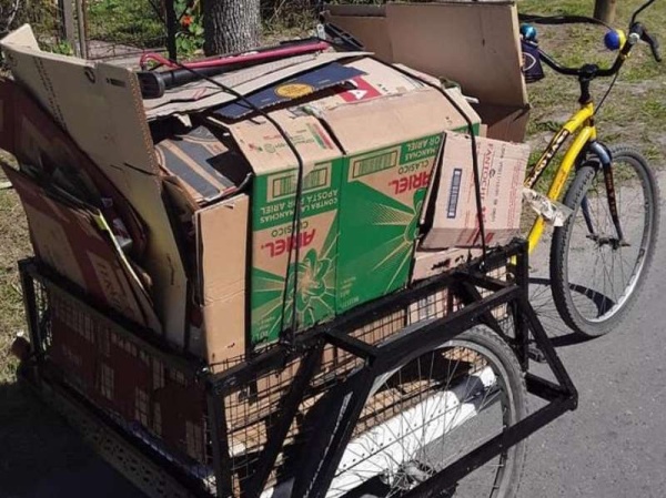 Un cartonero platense se ofreció a hacerle los mandados sin cargo a la gente: &quot;Nos tenemos que ayudar y cuidar entre todos&quot;
