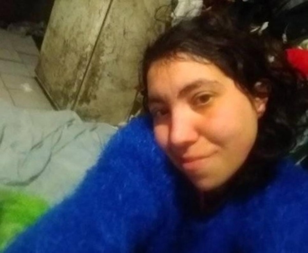 Diab&eacute;tica, sin trabajo y la lucha con su nena en 120 y 35: "Nadie nos ayuda; no puedo salir"