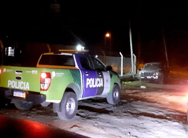 Discutió con su esposa en Los Hornos y le pegó una terrible trompada en el ojo