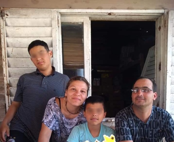 Situación límite para una familia de La Plata con dos niños: &quot;Subsistimos con una sola changa a la semana; necesitamos un trabajo&quot;